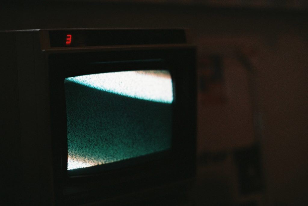 Μαύρη CRT τηλεόραση