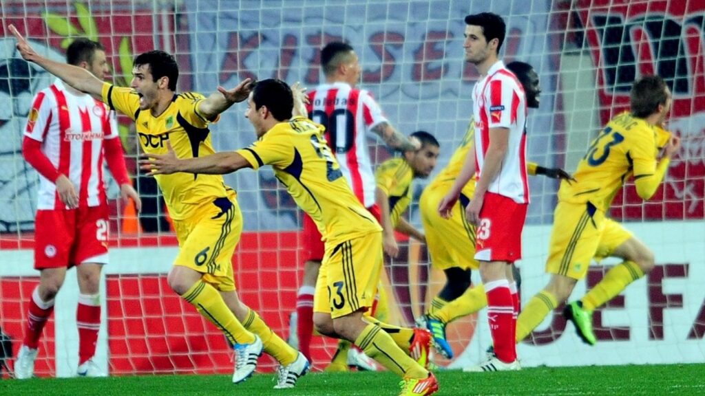 metalist_players_celebrate_after_their_late_comeback